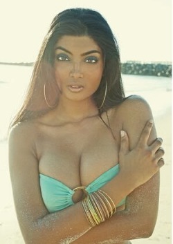 killakungfuwolfbytch:  bree-wee-wee:  Anchal Joseph 🔥  …nobody should look this good.  She is gorgeous.