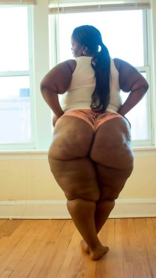 ssbbwussbbwbbw:  Id give her all my money