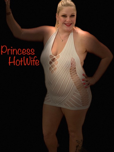 princesshotwife8866:Princess HotWife waiting for her Bull to come Fuck her while