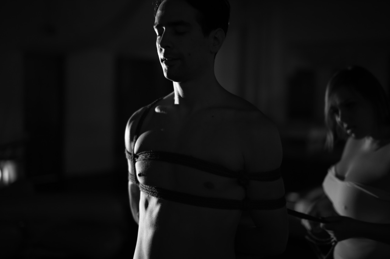 ropejuju:  ©ropes: red lilyphotos: wieglasModel: ropeJuju
