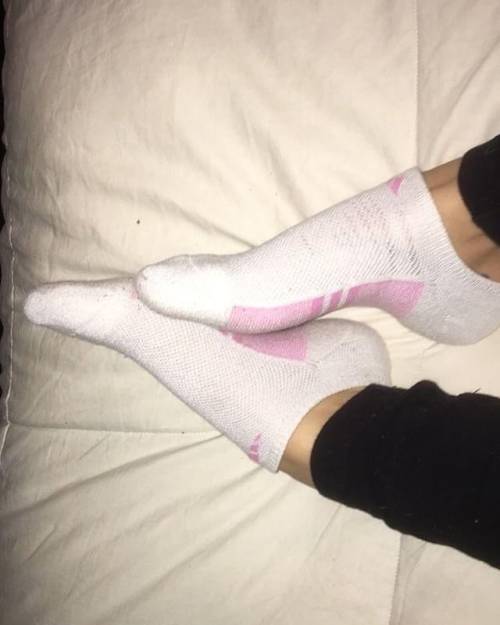 lexilovesanklesocks:Thanks to my new sock model, the beautiful @yanovich.tori for these amazing pics