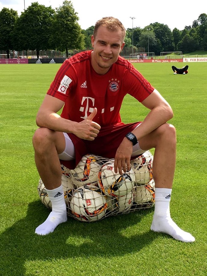 maleathletessocks:  Football. Holger Badstuber. FC Bayern.