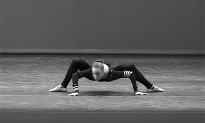 welele:  onlylolgifs:  The spider - Milena Sidorova  Tengo sentimientos encontrados, ¿Es un mátalo antes de que ponga huevos o un imagina las posibilidades?