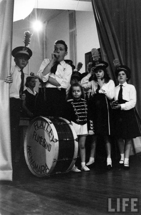 Irish-American band get ready to perform(Robert W. Kelley. 1961)