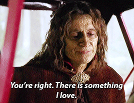 golden-rumbelle:belle trying to be understanding + rumple throwing her offlacey vs. heroes and villi