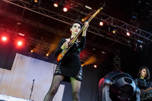 uptightcitizensbrigade:  Anne looking for the bae booty…St. Vincent playing the Boston Calling Music Festival on May 23, 2015.by Timothy Patrick Boyer