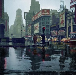peninsularian: Times Square on a rainy day / John Vachon (1943)