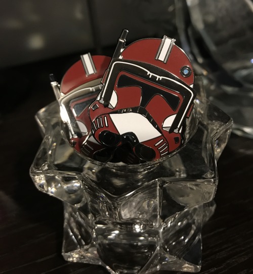 kkrazy256: Surprise! They came in early! The Commander Fox Helmet Hard Enamel Pins are now available