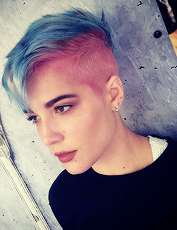 halseyasfcuk:  Halsey + hair ↳ Badlands Hair 