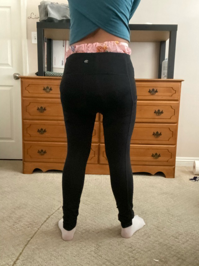 daddys-diaper-slut:Daddy promised that no one could see my diaper when I go the gym, but something tells me he might be lying… 
