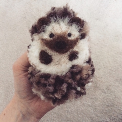 hedgehogsofasgard:My first attempt at needle felting a hedgehogI should make more of these