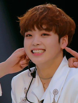 lightyoubrighter: shy babie hyeongjun (≧∀≦)