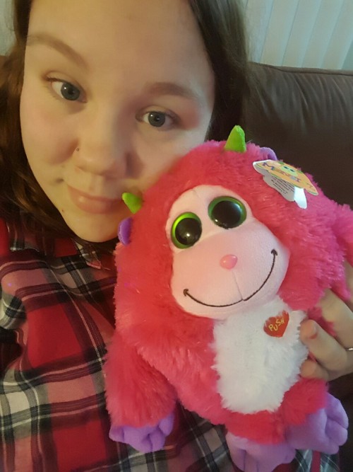 jazzyfae04:New stuffie my son got me for christmas :3 Her name is trixie.