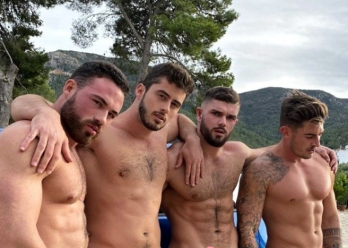 fratboync: manlover2:  Boys club…………….   ……  you can’t get in if you’re not jacked
