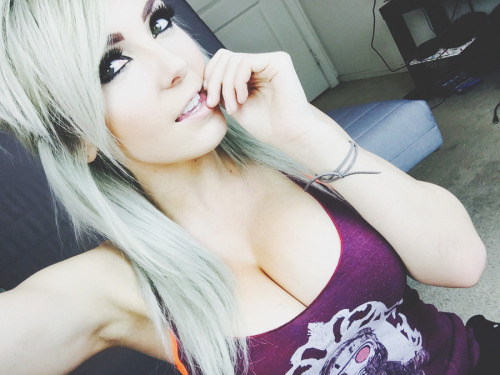 gamesandsexygirls:  Jessica Nigri ❤ 