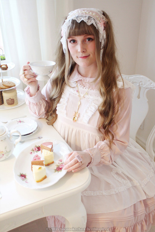 Sweetest tea time I recently received this lovely dress set from Devilinspired. You can find it at w