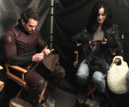 imhereformarvel:Krysten Ritter teaching Charlie Cox to knit while in full Defenders gear. My life is