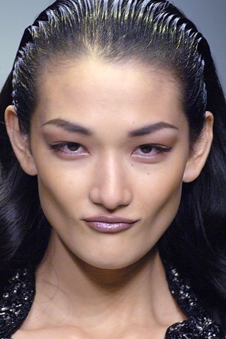 fraile:  demeulemesster:  cynicz:  confusedwixson:  Alexander McQueen SS06  this looks like 3 bitches and one poor scared girl who is about to get beat up by 3 bitches  ^  Bianca balti slays 