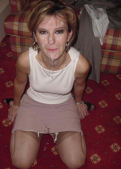sara-by-moonlight:  I might just want to lick her face clean and share cum covered