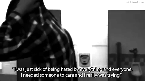 psychotic-torture:  sad black and white blog, I follow back similar