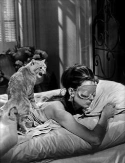 your-lovers-and-drifters:  Breakfast at Tiffany’s,