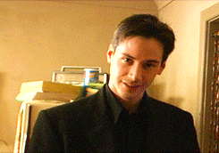 anniefelis:  runakvaed:Keanu Reeves acting silly on the set of The Matrix. (For Anne,