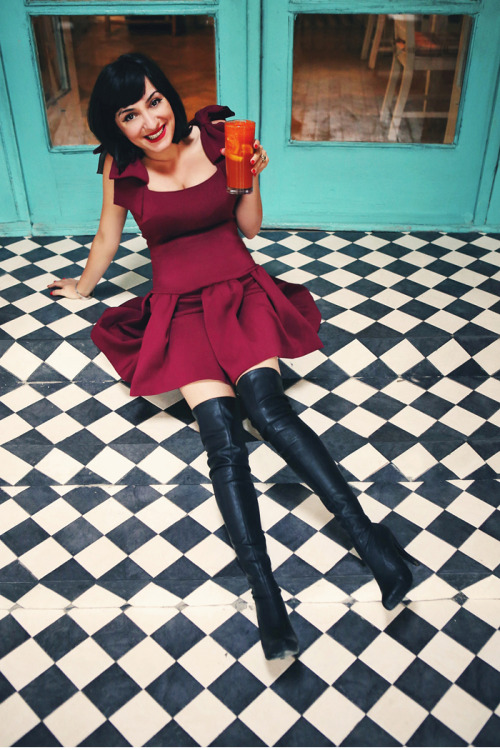 Fashion blogger Ana Morodan wearing a Manoush dress, Ana Morodan @ Smiling Shoes Black Eva boots and