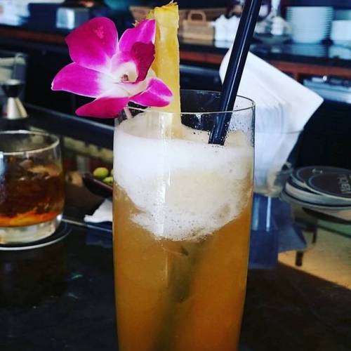 Mai Tai!!! Yummy!!! It&rsquo;s 5pm here!!! #maitai #sooooogooodd #hawaii #honolulu #wakikibeach 