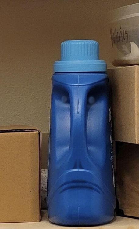 how your water bottle looks at you when you’re not hydrating yourself