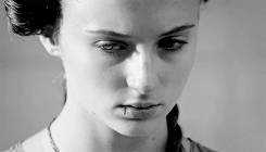 margaeryestyrell-deactivated201:  Sansa Stark Appreciation Week: Day 7 → Anything
