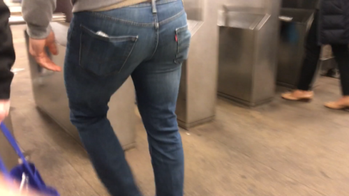 chunkcakes: Subway Stairs pictures