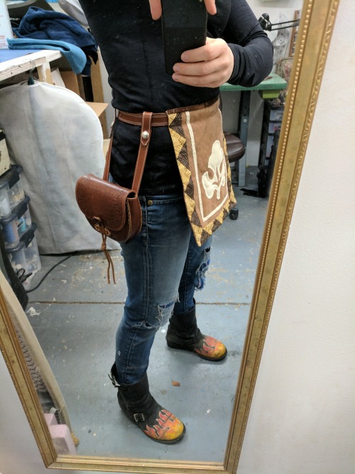 Finished the last major piece of Ordon Link’s costume today! His little belt bag and the belt it att