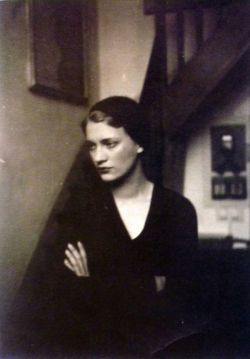 last-picture-show:   Man Ray, Lee Miller in the Studio Rue Champagne, Paris, 1929 