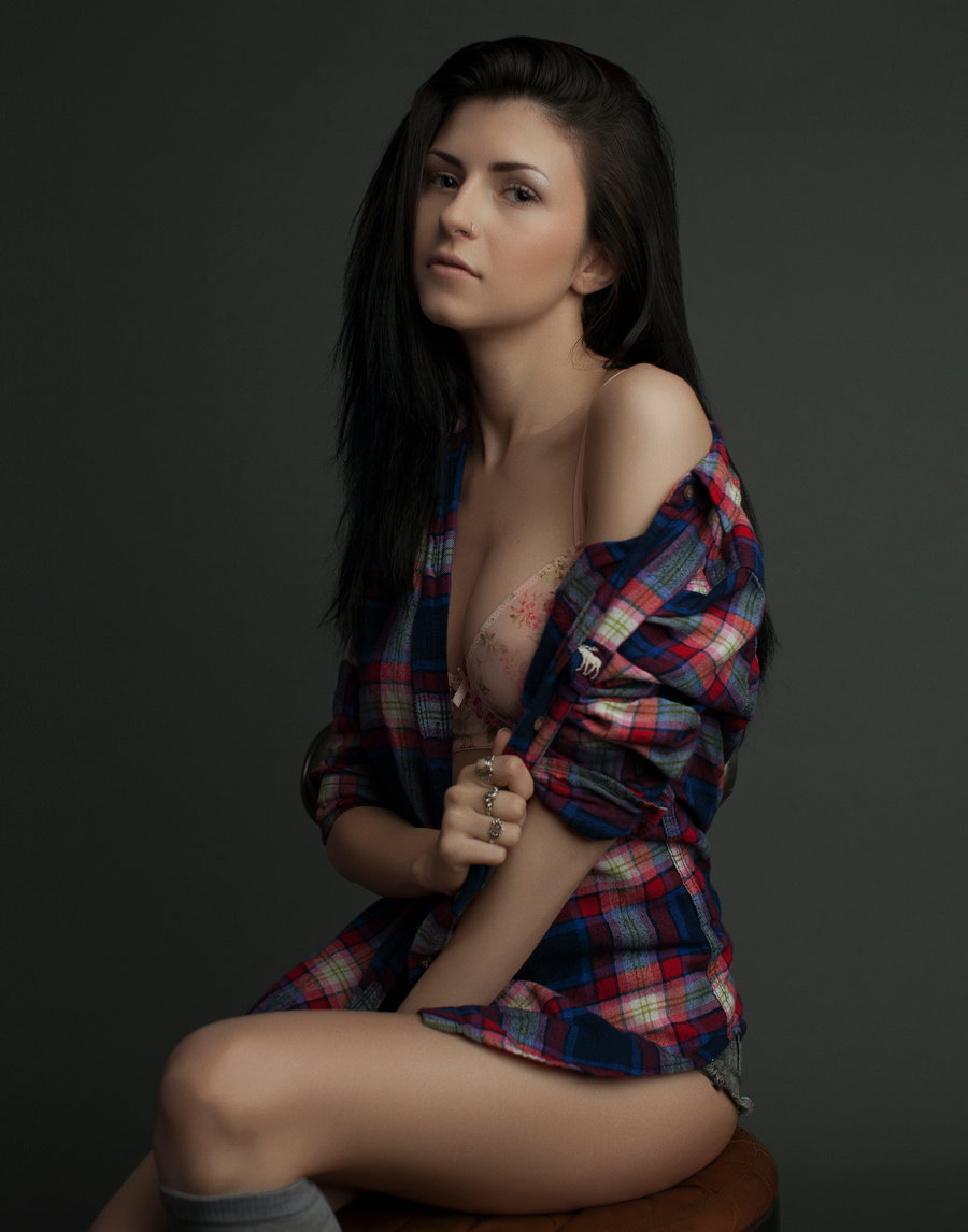 definitely-hot:  NeonLynxie