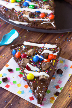 boozybakerr:  Brownie Dessert PizzaWhere Alcohol Is The Main Ingredient   