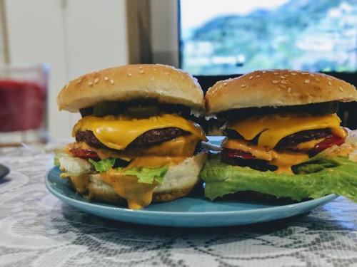 [Homemade] Spicy Cheeseburgers!