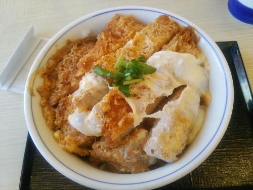 heartcatch: かつや 姫路てがらやま店 de かつ丼（竹）カツ多すぎ問題ごちでした！