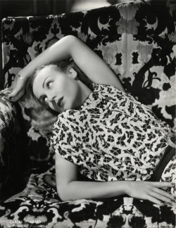  Carole Lombard 