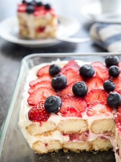 sweetoothgirl: STRAWBERRY TIRAMISU 