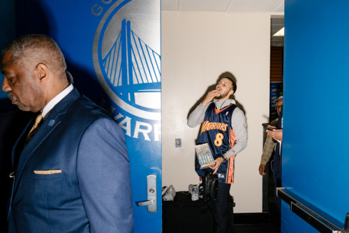 Golden State Warrior Stephen Curry eating popcorn for The New York Times