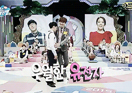 ohbaekhyuns: when you’re trying to dance to growl but chanyeol be like…