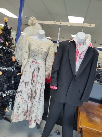 shiftythrifting:The Goodwill in Palm Coast, FL is getting creative for Halloween.