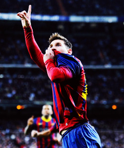 soccer-lovers:  Messi!