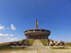 linklings:  Buzludzha; a former socialist