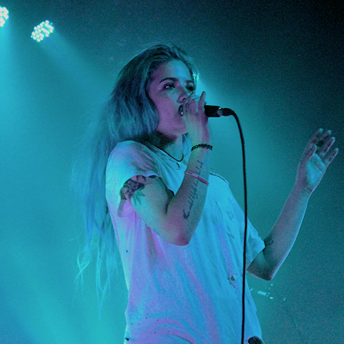 XXX halseyroom:    “I am a blue-haired, 20-year-old photo