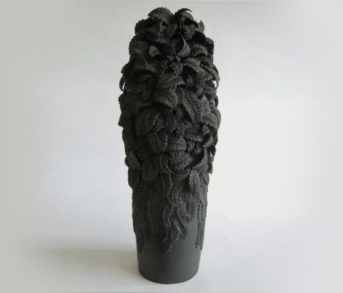 thedesigndome: Exquisite Ceramic Sculptures by Hitomi Hosono Link: Ceramic artist Hitomi Hosono