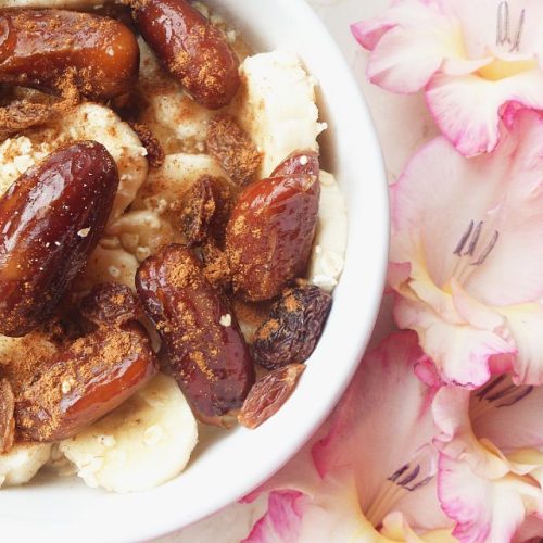 Late breakfast today: oats, banana, dates, raisins, oatmilk and cinnamon