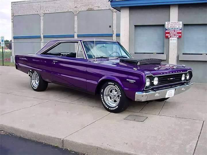 jacdurac:  MOPAR MUSCLE!!!