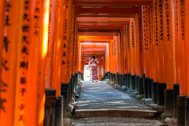 ileftmyheartintokyo:  Fushimi Inari by Super Jet on Flickr. 