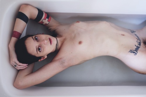 camdamage: a quick bath | cam damage by cuttlefish [more here] 